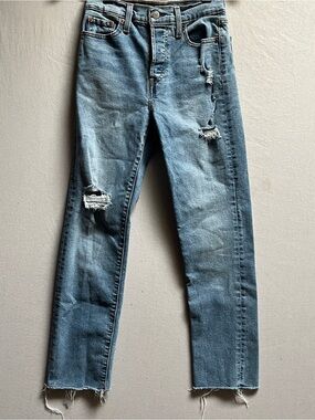 Levis Wedgie Straight Womens Size 26 Cotton Denim Light Blue Distressed Jeans